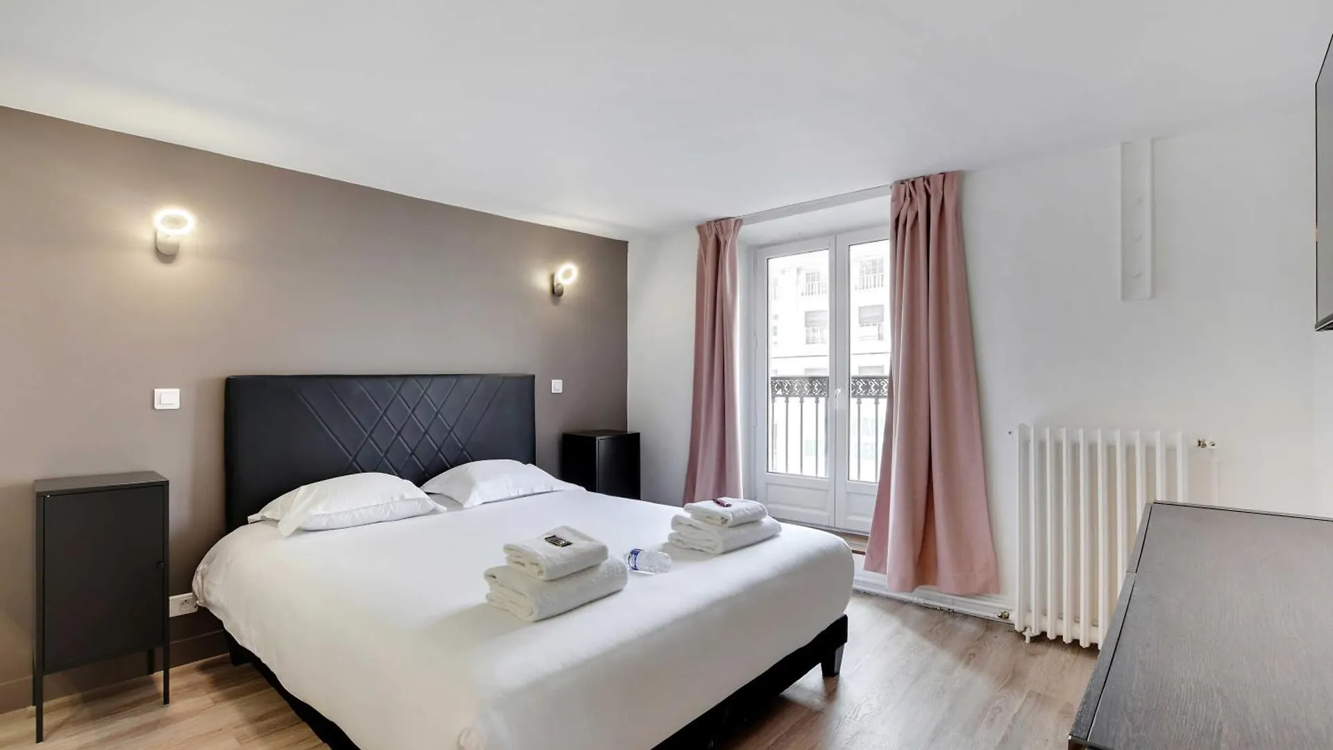 Apartament In The Heart Of Opera